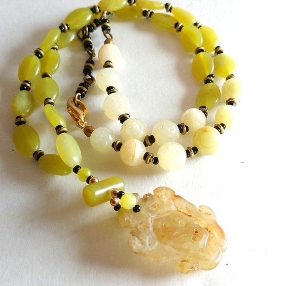 VINTAGE HAND CARVED JADE FOO DOGS CARVED STONES  NECKLACE  19-22" LONG - Picture 2 of 10